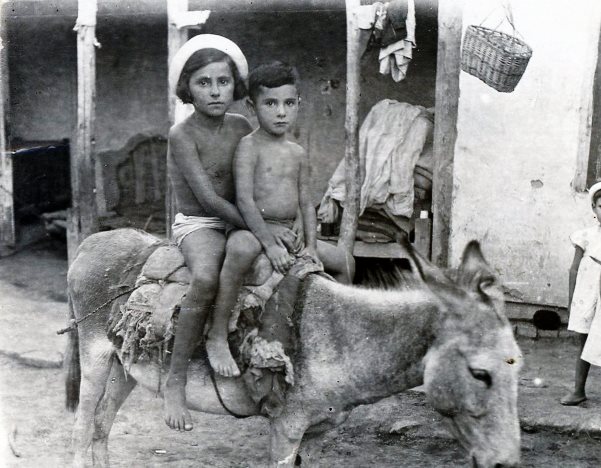 Siblings Salya & Mark Klionsky(1938-2015) in Kerki, Turkmenistan, 1943